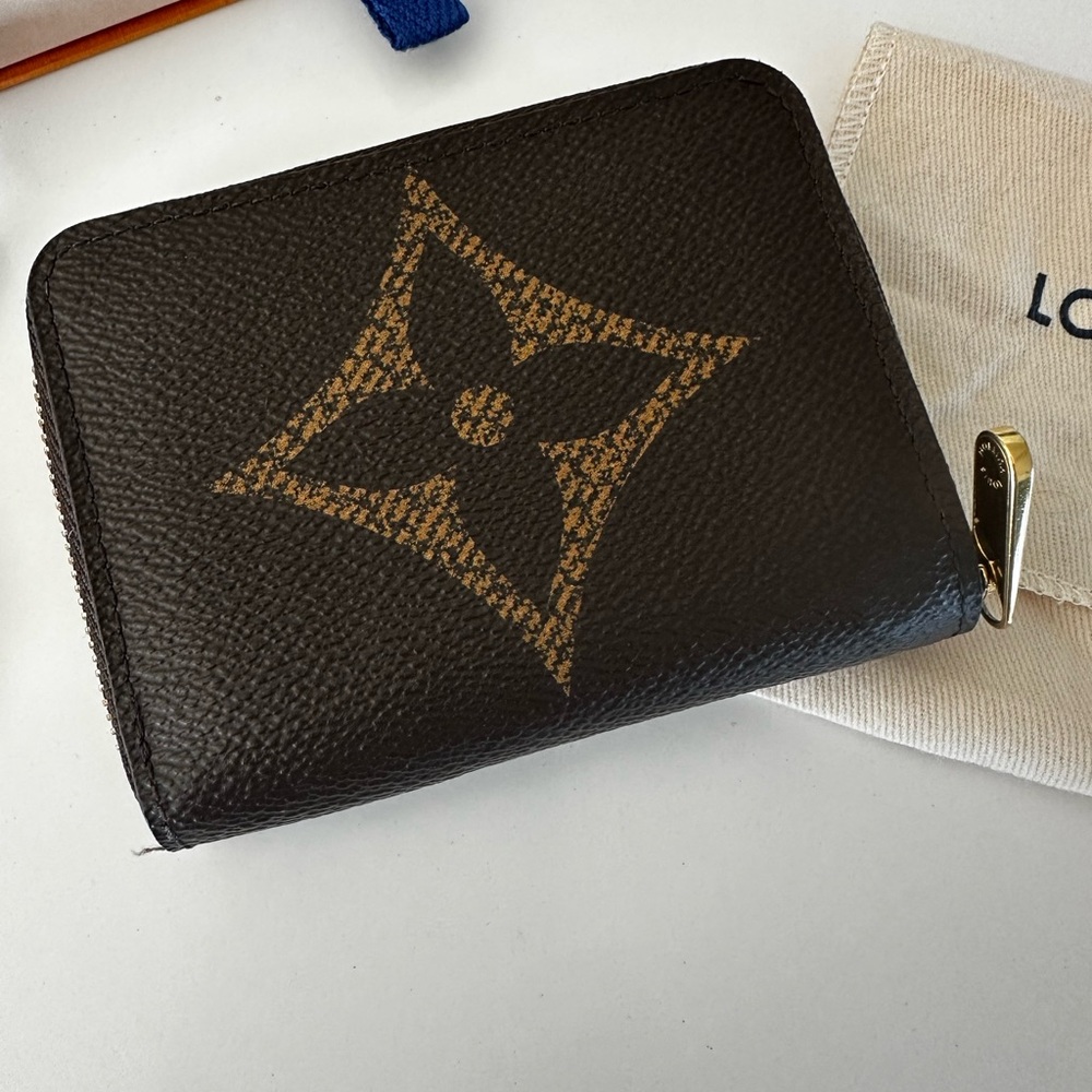 Ath LV Monogram Giant Logo Zippy Wallet - Picture 2 of 8